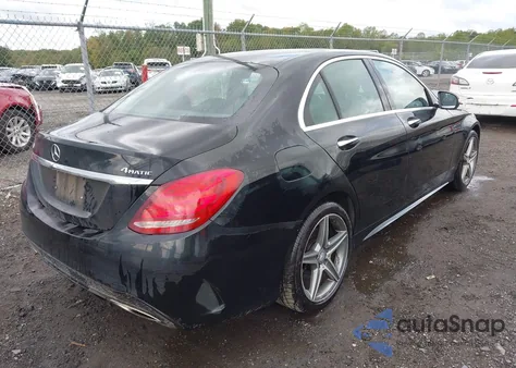 2015 Mercedes-Benz C 300 Sport 4Matic z USA, uszkodzony, nr VIN 55SWF4KBXFU035135